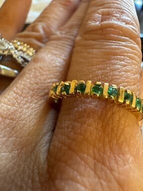 Vintage 18K Yellow Gold Natural Emerald Eternity Band Ring Size 8.5 2.7g